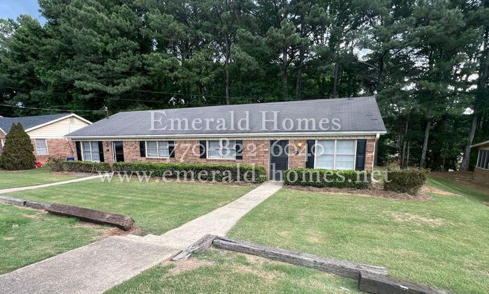 Foto principal - Finally 2 bedroom 1 bath ranch duplex avai...