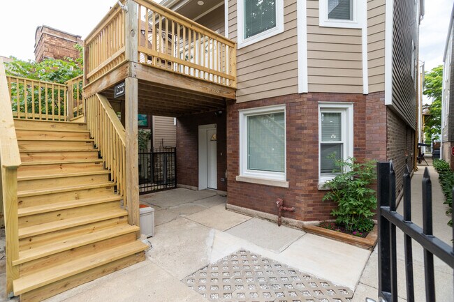 Foto del edificio - 2847 N Ridgeway Ave