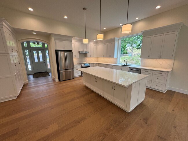 Foto del edificio - Spacious Custom Built Home in NW Corvallis