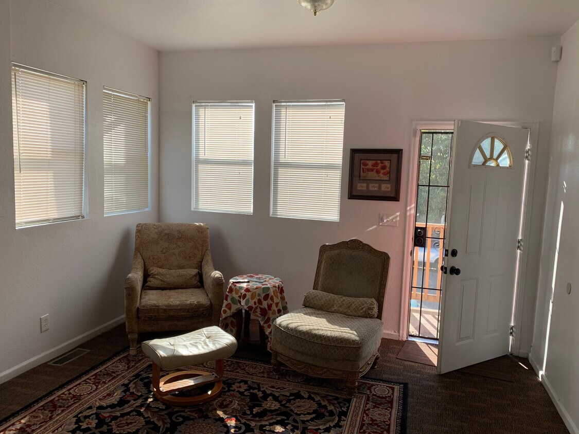 Living Room - 1399 Harmon St