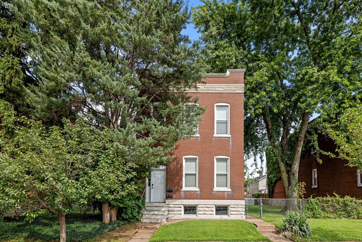 Foto principal - 3432 Iowa Ave