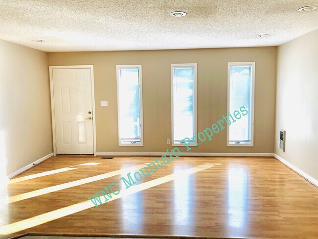 Foto del edificio - 106 Caubleville Dr