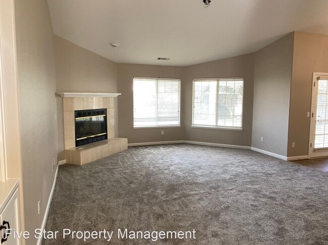 Building Photo - 4 br, 2 bath House - 1021 Oriole Ct