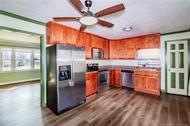 Building Photo - 6522 Cissna Dr