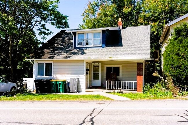 Building Photo - 909 Perry Hwy