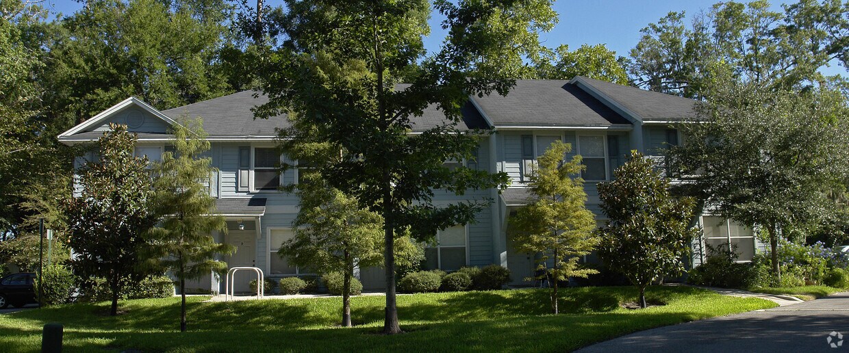 616 SW 11th Ln Unit Apt. E, Gainesville, FL 32601 Apartments in