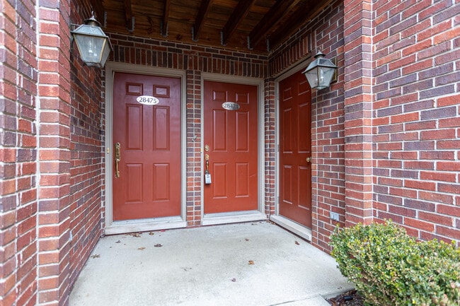 Building Photo - 28471 Carlton Way Dr