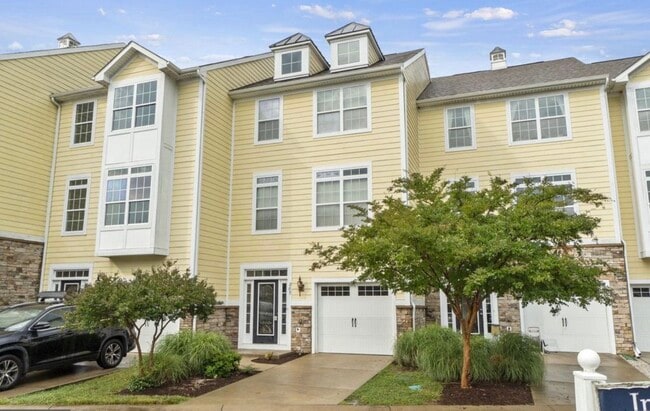 Building Photo - 205 Monroe Point Dr