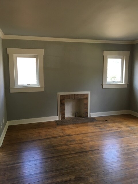 Building Photo - 844 S Indianapolis Ave