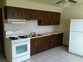 Kitchen view1 - 1761 Memorial Dr