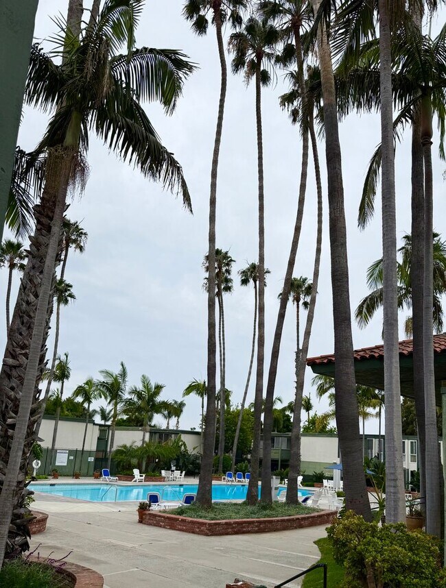 Building Photo - 2+2 Buenaventura Gardens Condo