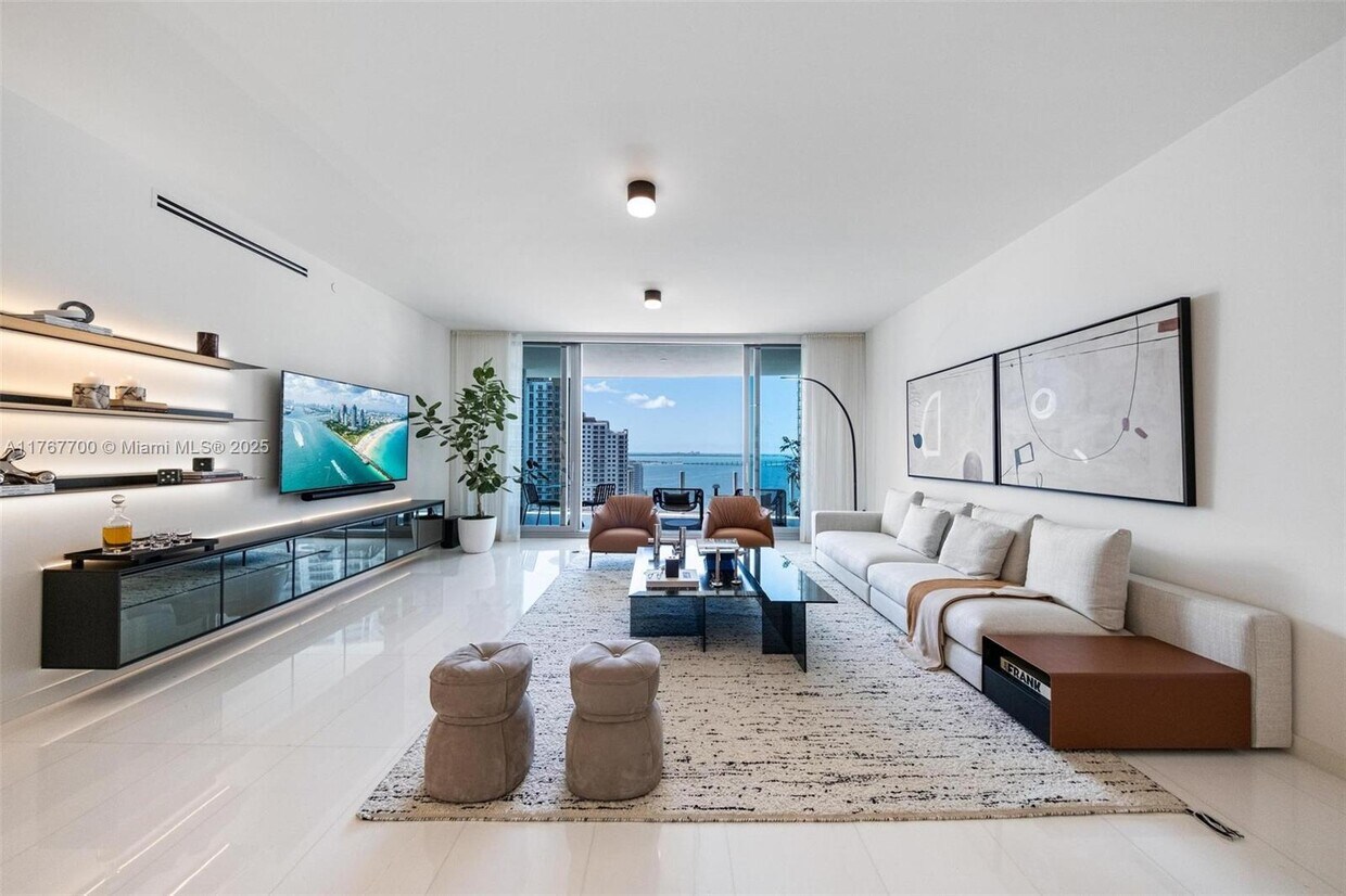 Primary Photo - 300 Biscayne Blvd Way