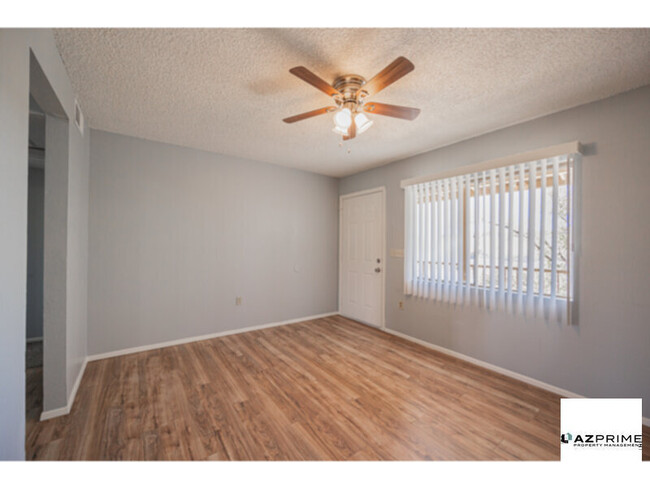 Building Photo - Bright and Cozy 2/1 Apache Junction Fourpl...