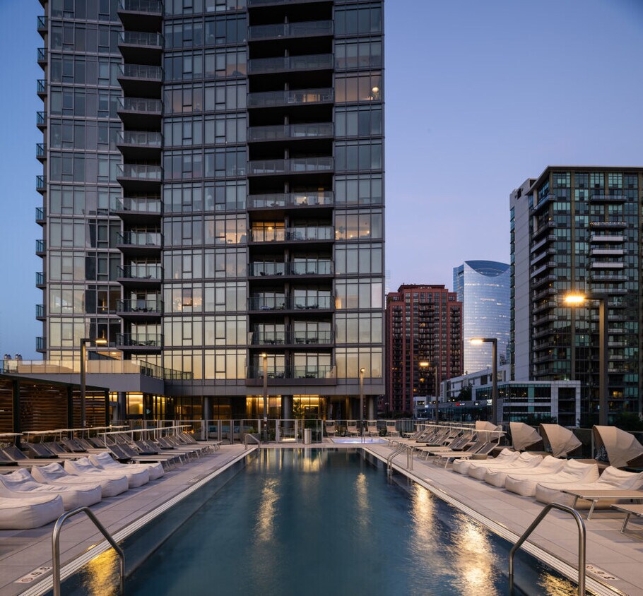 Foto principal - 355 N Halsted St