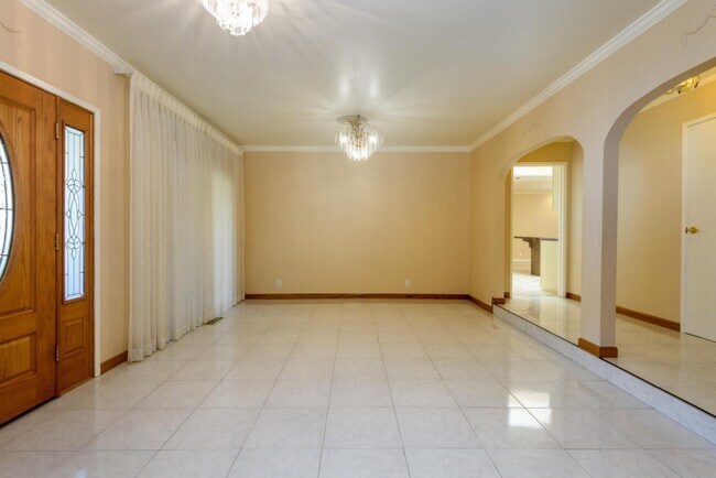 Foto del edificio - 1811 Randall Rd