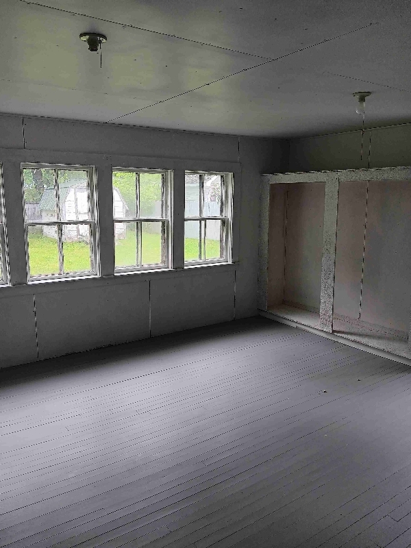 Building Photo - 18 Spruce St