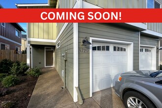 Building Photo - 5727-5729 Honey Bee St S