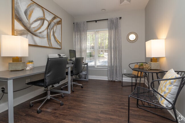 Business Center - Eastwood Village Apartment Homes