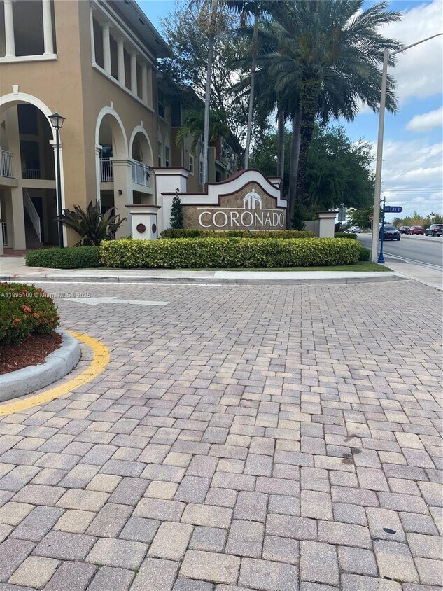 Foto principal - 8800 NW 107 Ct