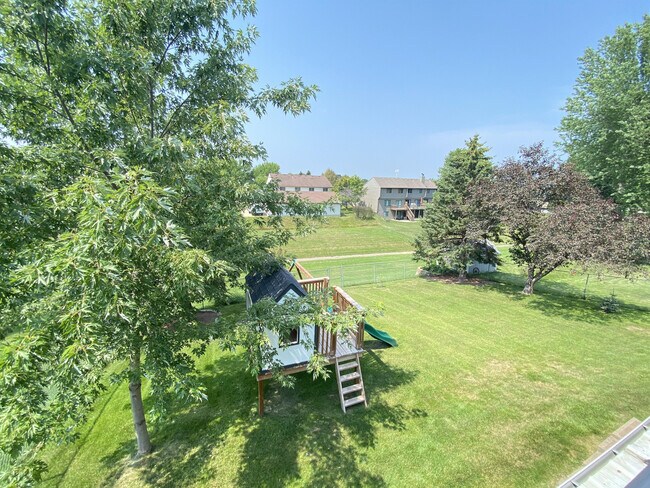 Building Photo - 1007 Chalet Dr NW