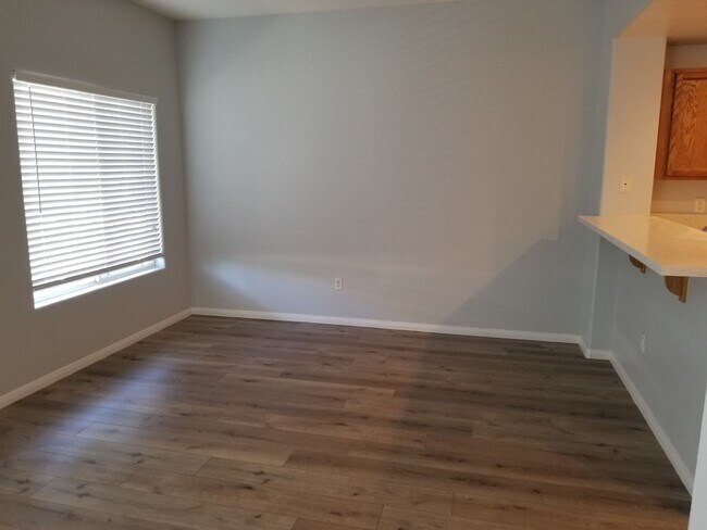 Foto del edificio - Townhome available in beautiful community