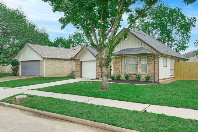 Foto del edificio - 12307 White River Dr