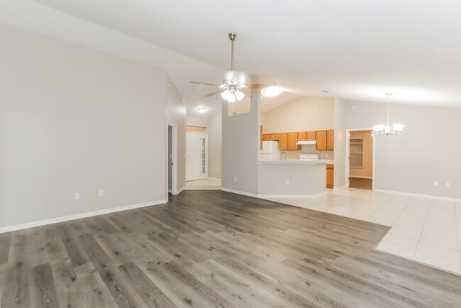 Building Photo - 7661 Canterbury Cir