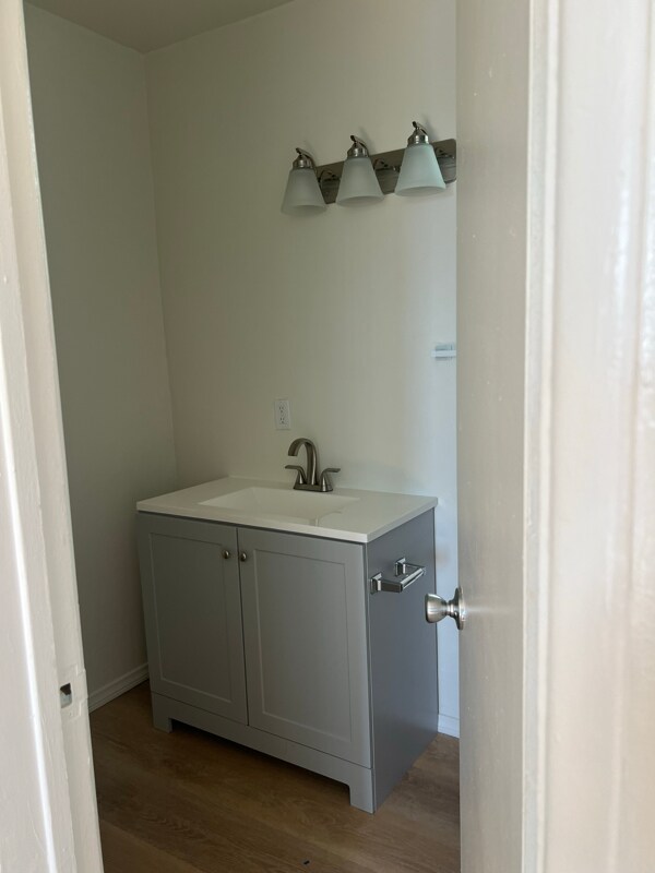 Foto del edificio - 6214 Holly Mont Dr