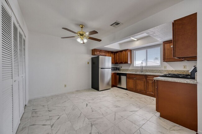 Foto del edificio - 6713 W Charleston Blvd
