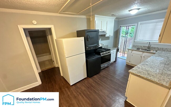 Foto del edificio - 3526 Barwood Cir