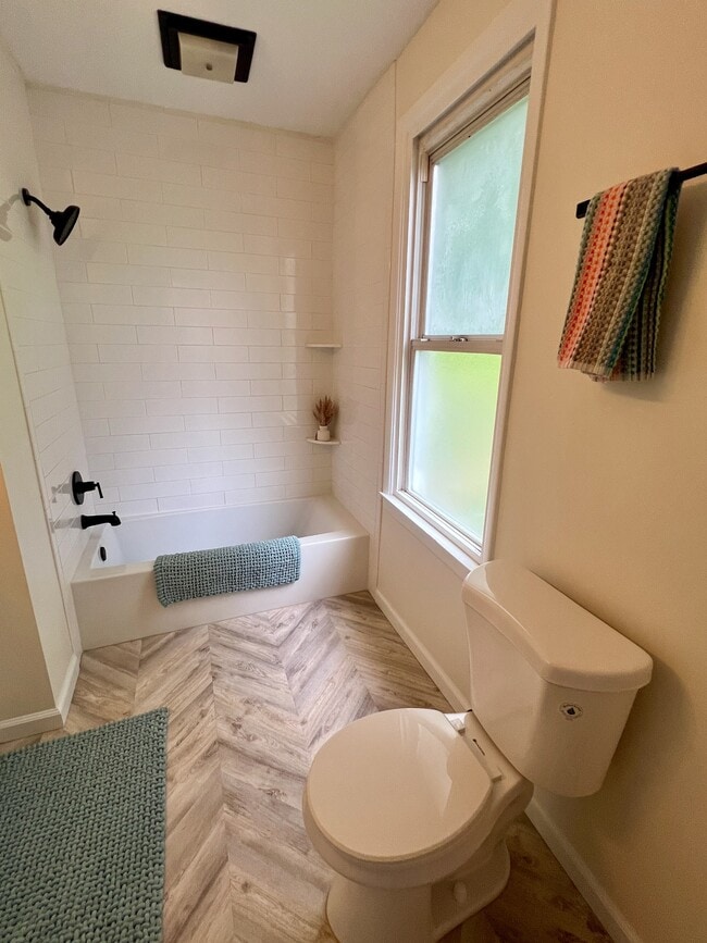 Foto del edificio - 6219 Bedford St