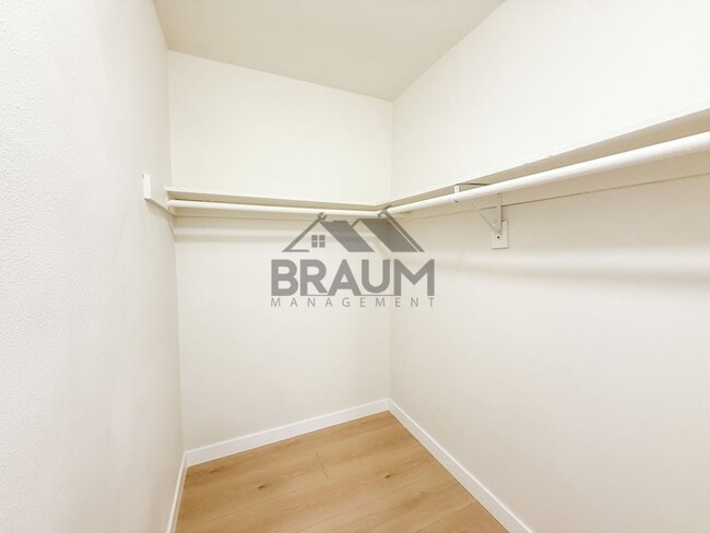 Foto del edificio - 13129 Oxnard St