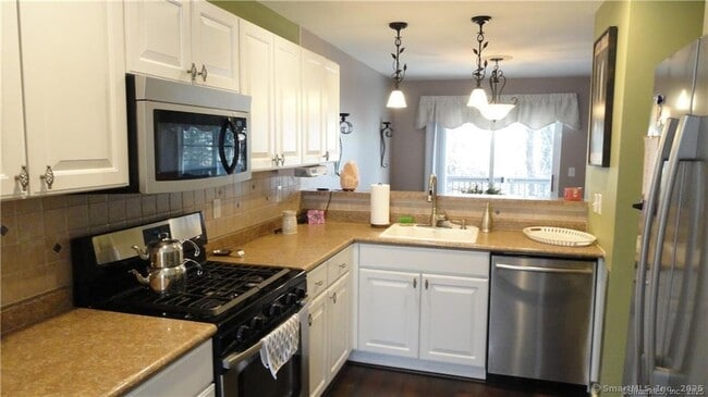 Foto del edificio - 1705 Revere Rd