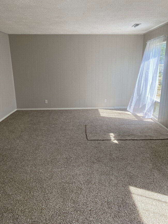 Building Photo - 4946 Diana Dr