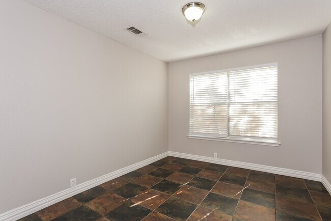 Foto del edificio - 4812 Derby Ln