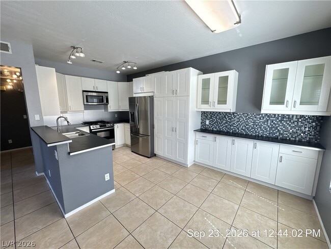 Building Photo - 251 S Green Valley Pkwy