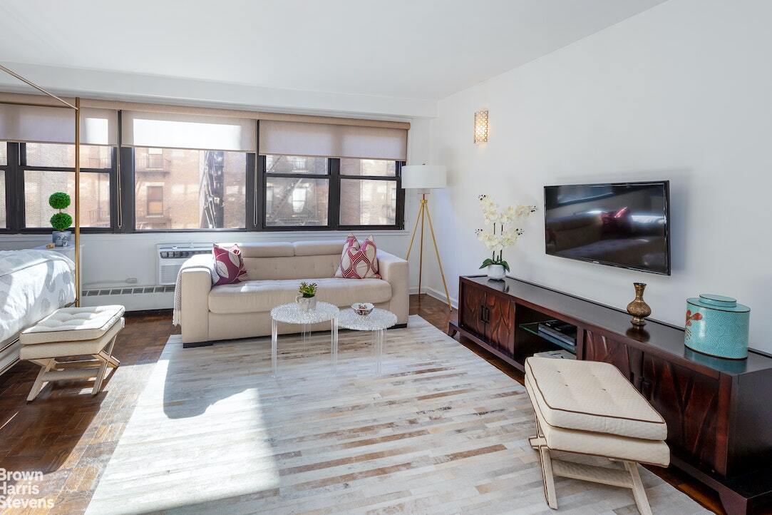 210 E 15th St Unit 5H, New York, NY 10003 Room for Rent in New York