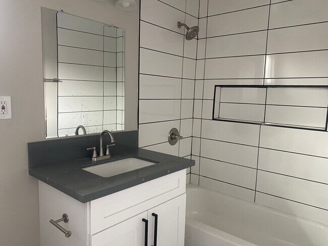 Building Photo - $500 Move-In Incentive - Move-In Today!