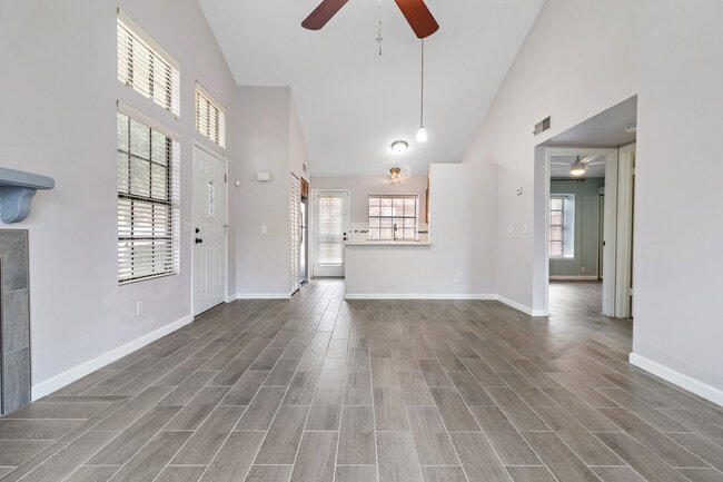 Photo - 4901 E Kelton Ln Townhome