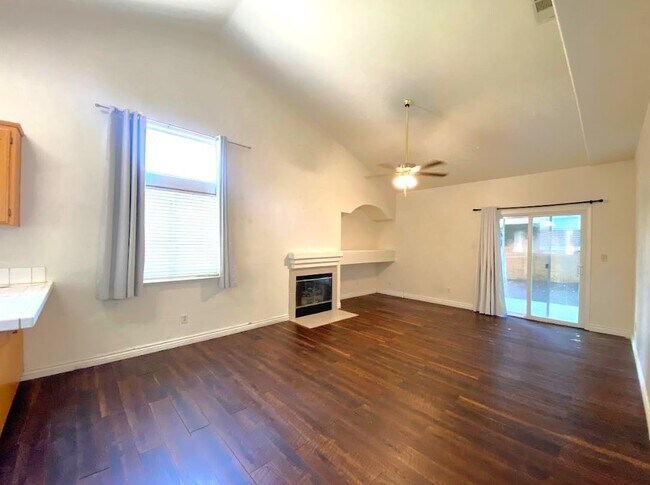 Building Photo - 3125 Campus Dr