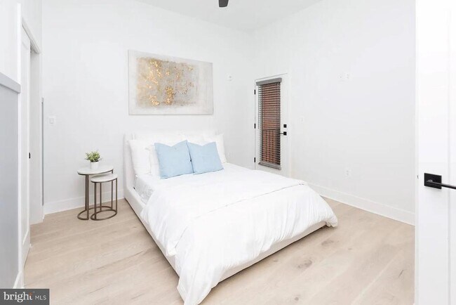 Foto del edificio - 1709 Fleet St