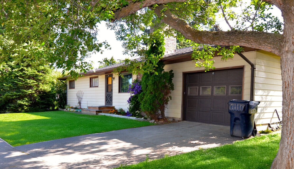 Foto principal - 1223 N 8th Ave