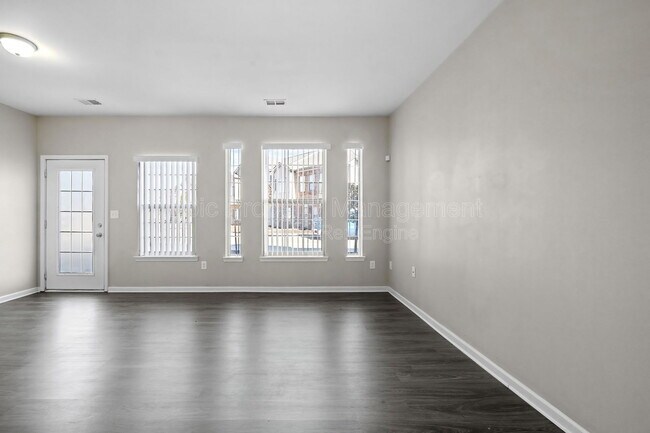 Foto del edificio - 14138 Webster Dr
