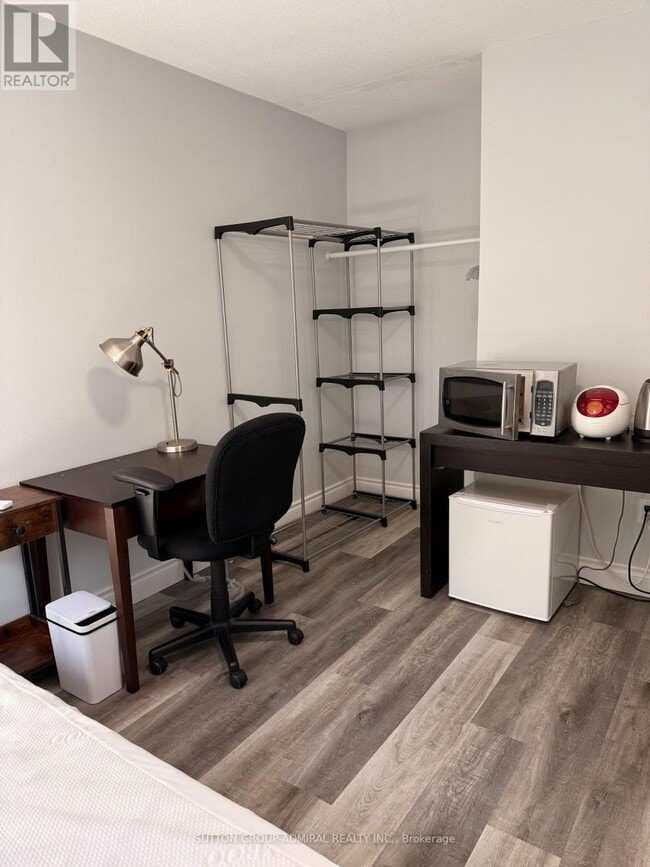 Building Photo - 25 Pebble Byway