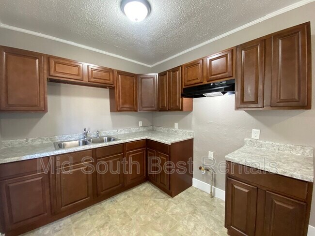 Foto del edificio - 274 Edsel Ave