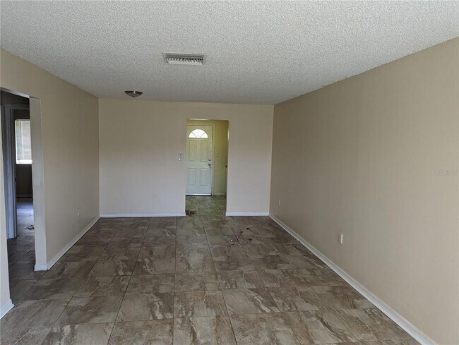 Building Photo - 2744 Botts Landing Rd
