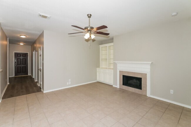 Building Photo - 1427 Waterside Village Drive