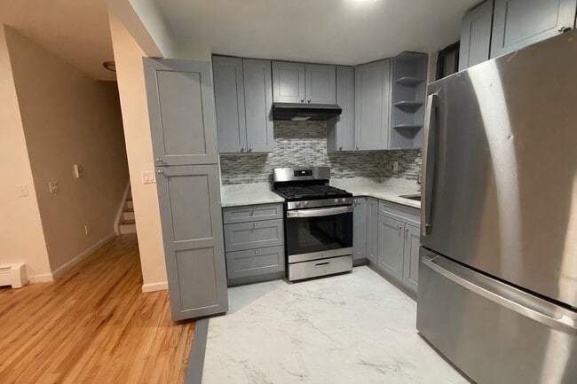 Photo - 1194 Dumont Ave House