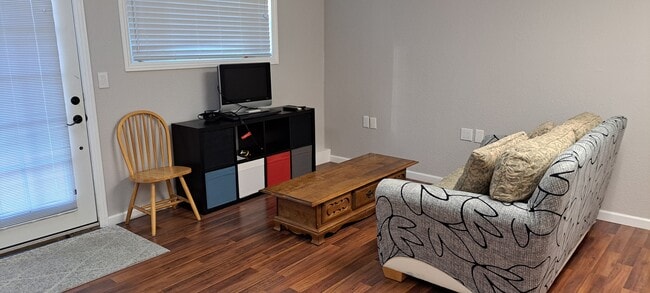 Modest furnishings. - 1368 Pegan Common