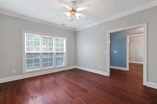 Building Photo - 217 Country Haven Dr